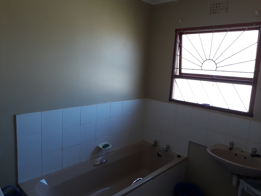 To Let 3 Bedroom Property for Rent in Amalinda Eastern Cape
